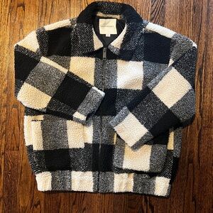 American Eagle Outfitters Black and White Teddy Jacket